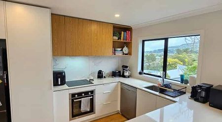 NEW sunny and warm, 3 bedroom modern living - Photo 3