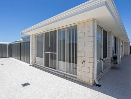 Brand new home awaiting it's family - Photo 2