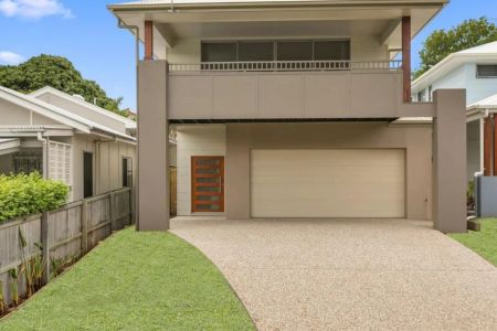 16 Killarney Avenue, Manly West. - Photo 4