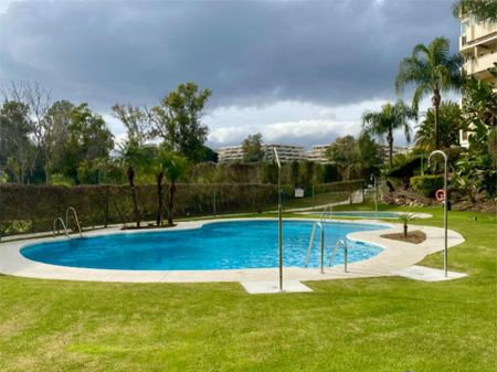 Piso de alquiler en Calle 25, 5c, Guadalmina Alta - Photo 4