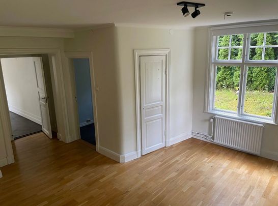 VÅNING I SEKELSKIFTSVILLA - STOCKSUND - Photo 1