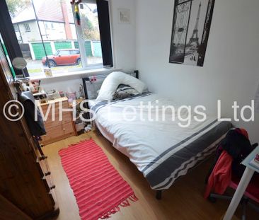 27 The Poplars, Leeds, LS6 2BT - Photo 1