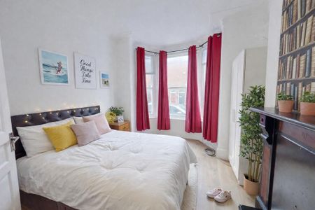 4 bedroom terraced house to rent - Photo 4