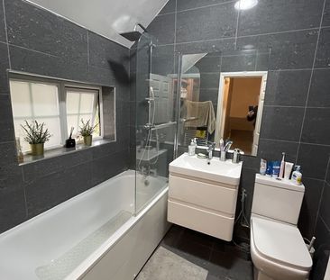 Room in a Shared House, Clifford Avenue, SW14 - Photo 5