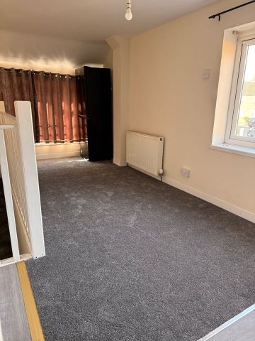 2 Bed Terraced House, Mangrove Road, LU2 - Photo 4