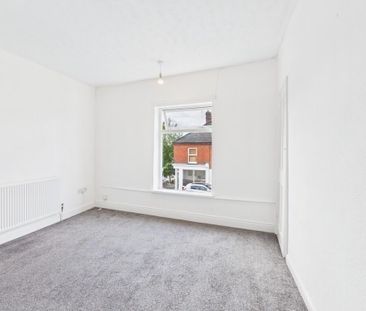 1 bedroom ground floor flat to rent - Photo 2