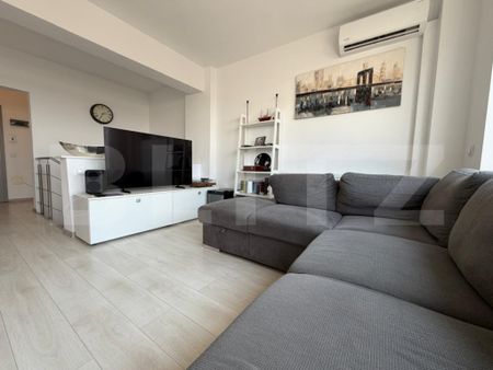 Penthouse de închiriat, zona Tractorul-Coresi - Fotografie 3