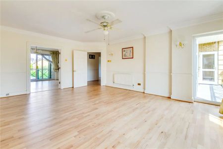 2 bedroom flat in Barnes - Photo 5