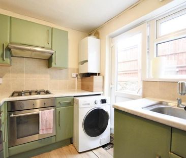 2 bedroom flat to rent - Photo 6