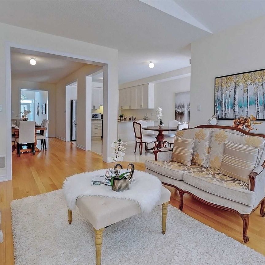 For Lease - 72 Falconridge Terrace, East Gwillimbury, Ontario - Photo 1