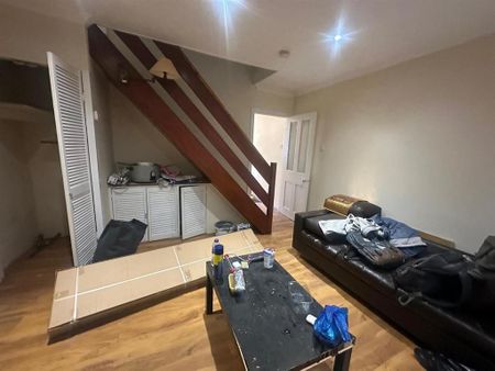 4 bedroom terraced house to rent - Photo 2