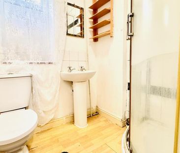 4 bedroom terraced house to rent - Photo 2