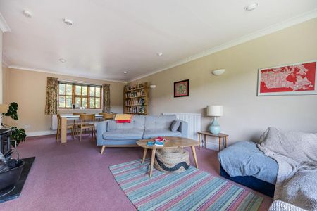 4 bedroom detached house to rent - Photo 4