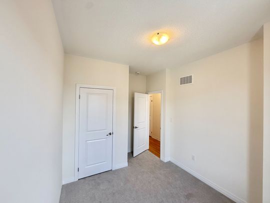 For Lease - 17 Norman Fleming Lane, Richmond Hill, Ontario - Photo 1