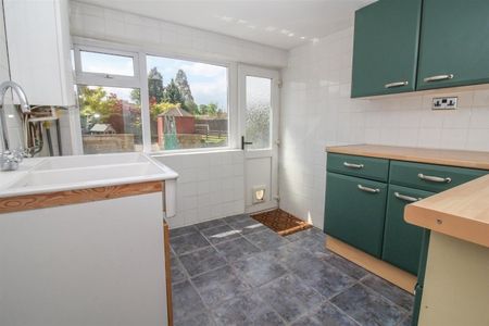 3 Bedroom House - Townhouse - Photo 5