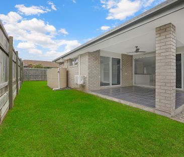 Fantastic low maintenance home! - Photo 1