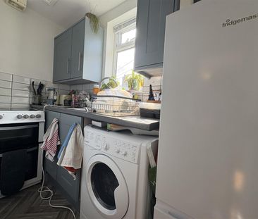 Park Mount, Kirkstall, LS5 3HE, Leeds - Photo 1