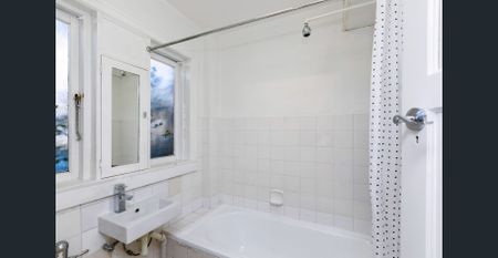 Renovated Unfurnished Studio - Photo 4