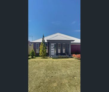 Comfort, Space & Convenience Near the CBD - Photo 1