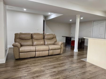 For Lease - 71 Slack Street, Bradford West Gwillimbury, Ontario - Photo 4