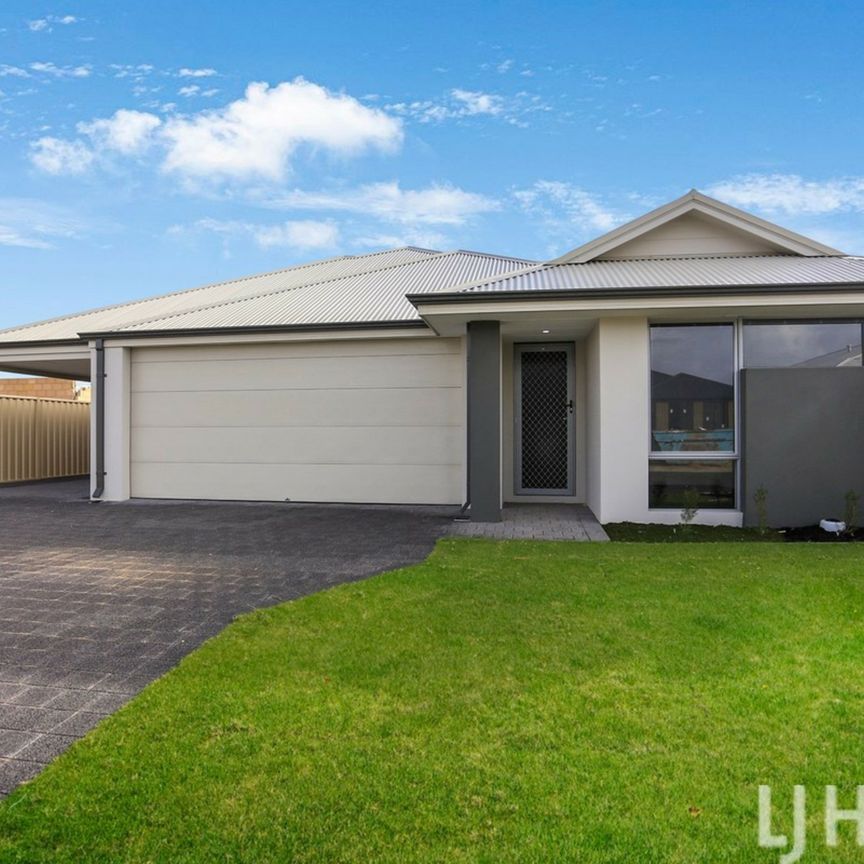 Offering Unit A with Double Garage! - Photo 1