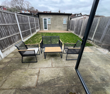 Hillcross Avenue - Photo 1