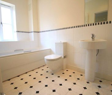 2 bedroom terraced house to rent - Photo 5