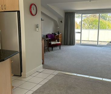 Upstairs Studio Flat - Photo 4