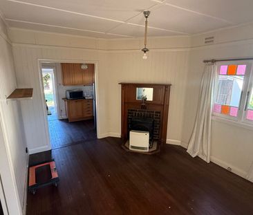 Charming North Hill Cottage with Private Garden Sanctuary - Photo 1