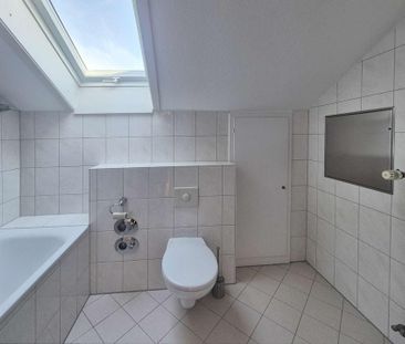Charmante Dachgeschosswohnung mit Balkon in Stuttgart-Heumaden - Photo 3