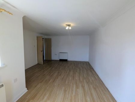 2 bedroom ground floor flat to rent - Photo 4