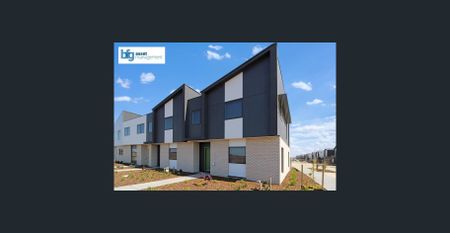 3 Bedroom Townhouse With Double Garage in Deanside! - Photo 3