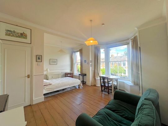 Studio to rent - Photo 1