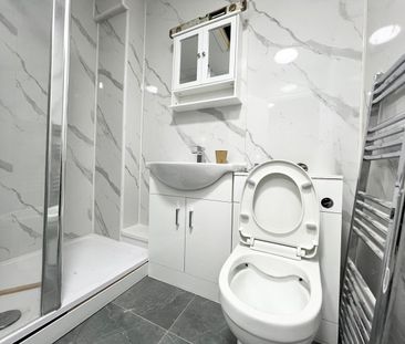 2 Bed Terraced House, Eastwood Road, IG3 - Photo 3