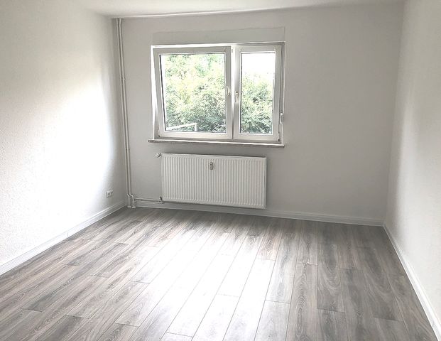 Frisch sanierte 2 Raumwohnung mit Balkon - Foto 1