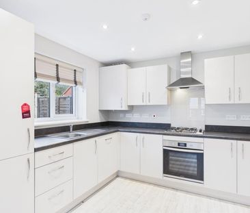 De Lisle Bush Way, Great Oldbury, Stonehouse - Photo 6