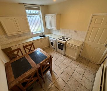 2 bed Terraced - To Let - Photo 4