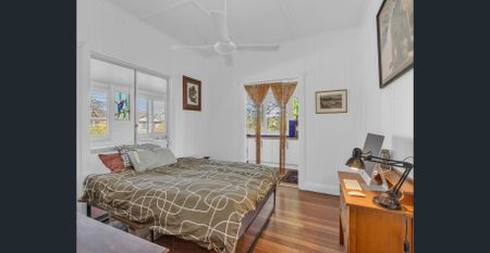 Highset Character Home - Photo 5