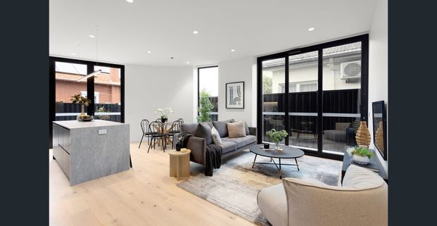 Luxury Residences - Premium living in Caulfield South | FLARE REAL ESTATE - Photo 1