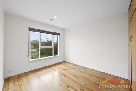 3 Harvard St, Wendouree VIC 3355 - Photo 5