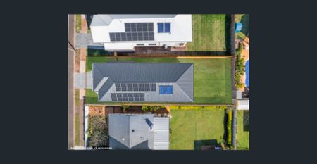 Spacious 5-Bedroom Executive Home in Prime Victoria Point Location - Photo 2