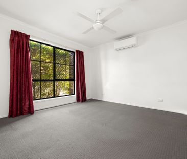 40 Oakley Street, Carindale. - Photo 2