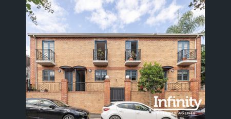 RENOVATED COURTYARD RETREAT IN ‘DEAUVILLE GARDENS’ - Photo 2