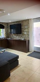 Laval magnifique 4 1/2 tout meublé, 2,200.00/ mois bail 1 ans - Photo 1