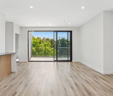 Open the Door To City-Fringe Sophistication and Style - Photo 3