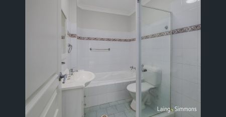 Spacious and Conveniently Located! - Photo 4