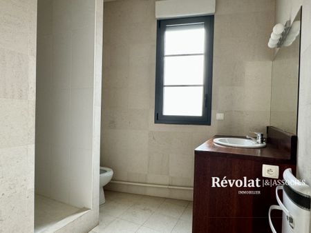 Location Appartement 3 pièces 81m² BORDEAUX 33000 - Photo 3