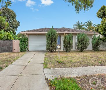 Open the Door to Family-Sized Comfort in a Quiet Netley Haven - Photo 5