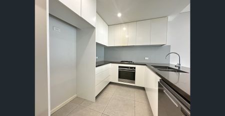 MODERN AND SPACIOUS UNIT! - Photo 3