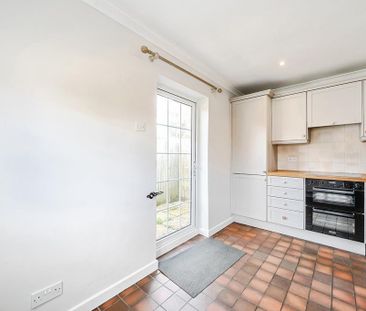 2 bedroom end of terrace house to rent - Photo 4